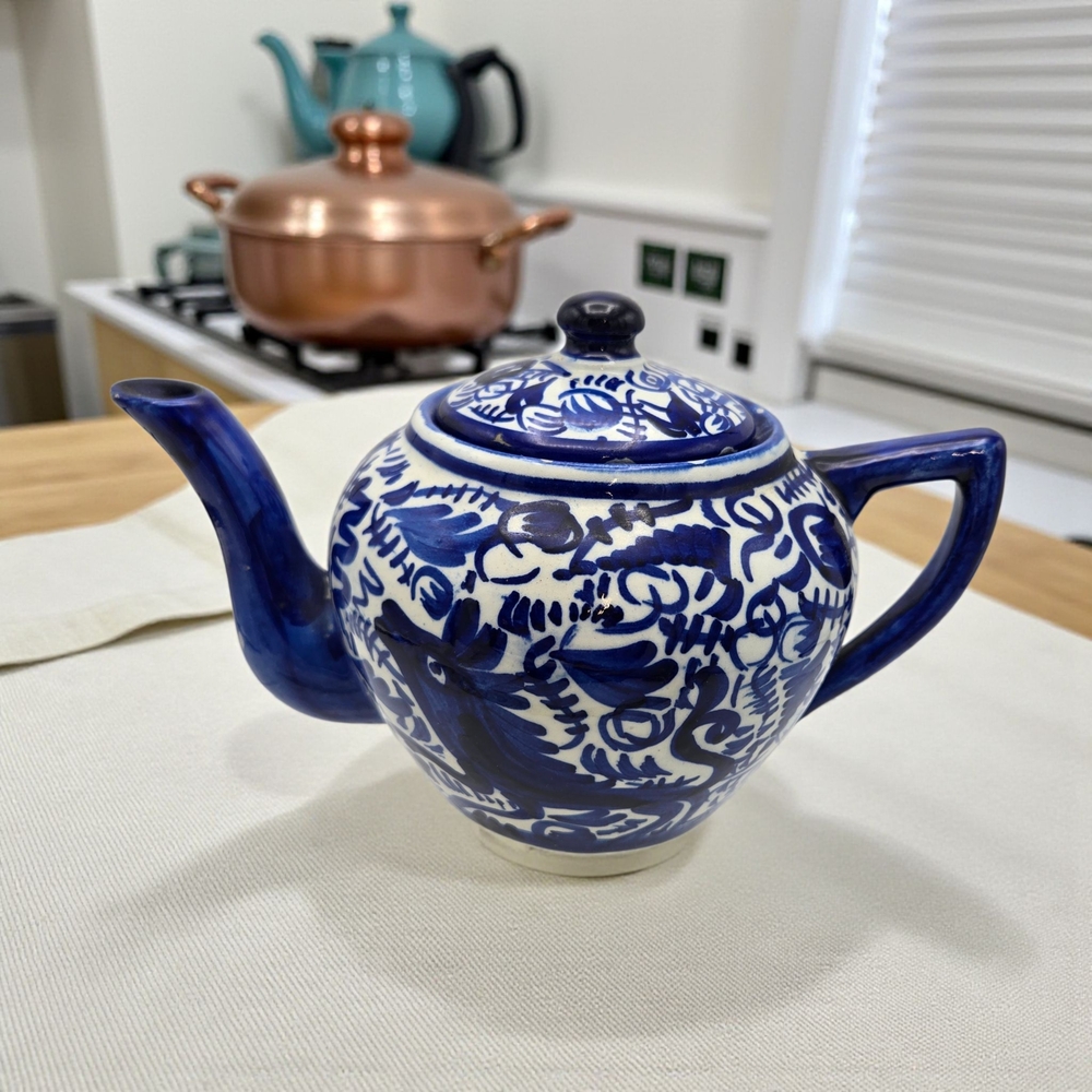 Vintage Spain Blue & White Ceramic Teapot Floral Leaf Hand Painted **Condition**